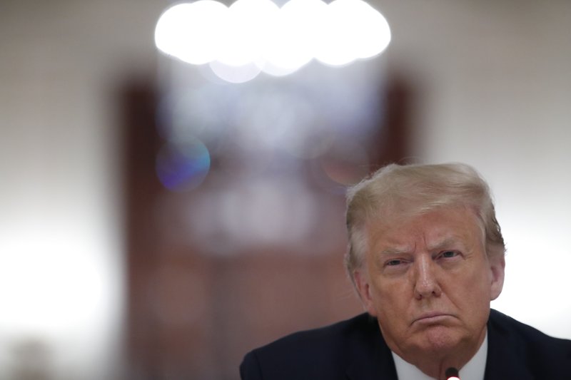 Libro de sobrina de Trump da mordaz retrato del mandatario