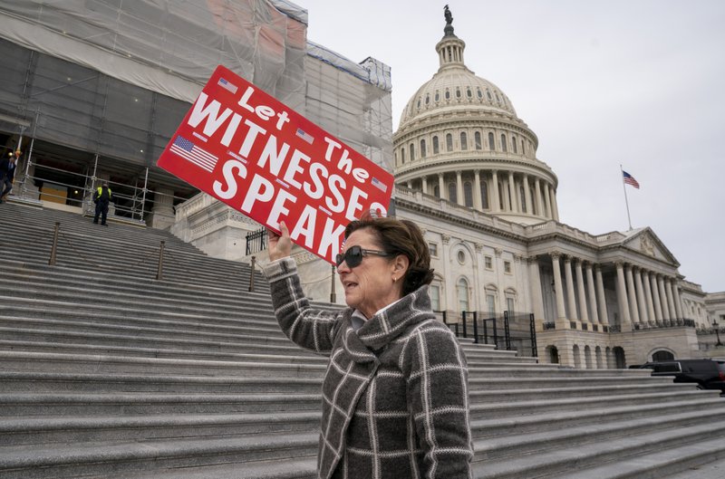 Pelosi y Trump intercambian críticas por juicio político