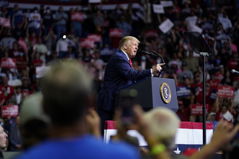 Trump: EEUU hace “un trabajo demasiado bueno” con los test